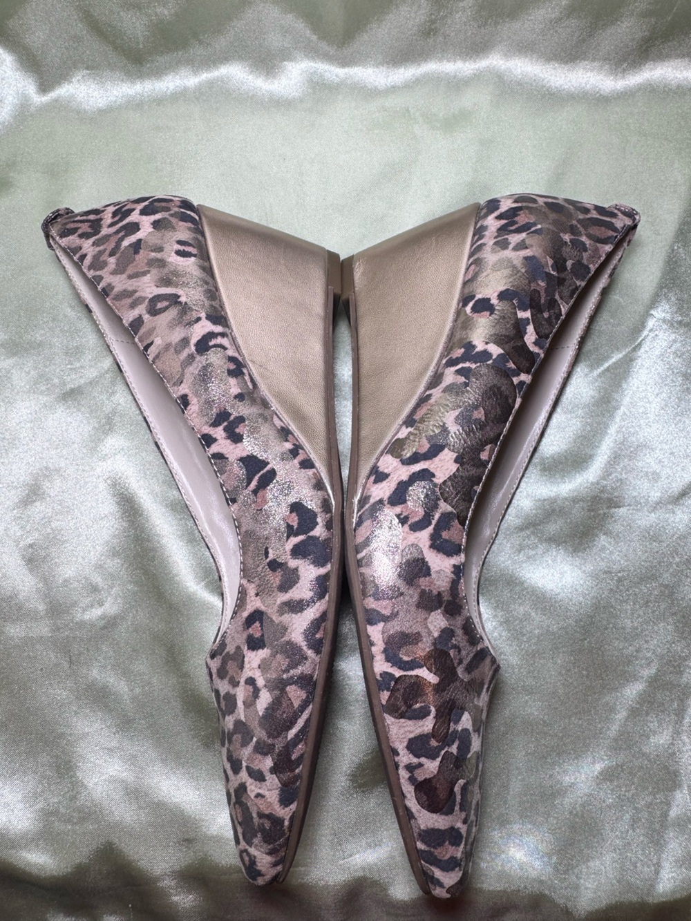 Anne Klein Leopard Print Wedge Pumps in Metallic Beige and Brown Women’s size 7 - Picture 6 of 8